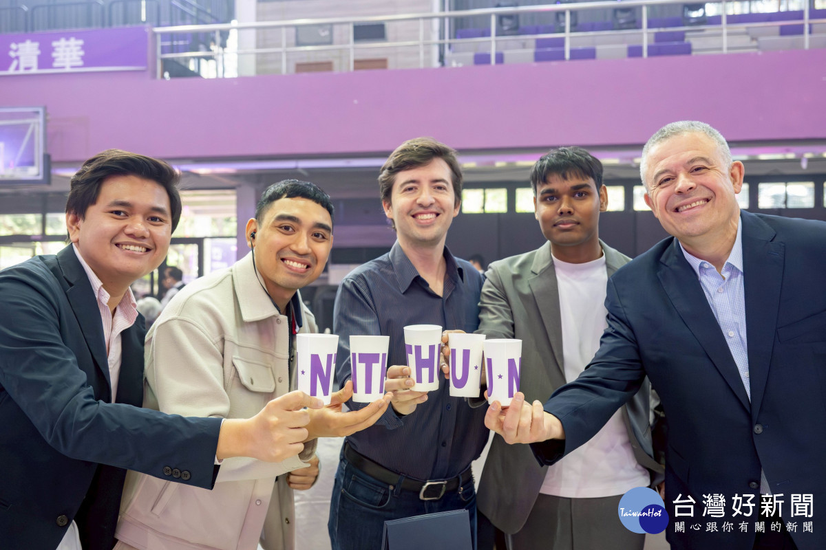 華今年校慶特別推出NTHU循環杯，午宴結束後賓客可帶走重複使用。