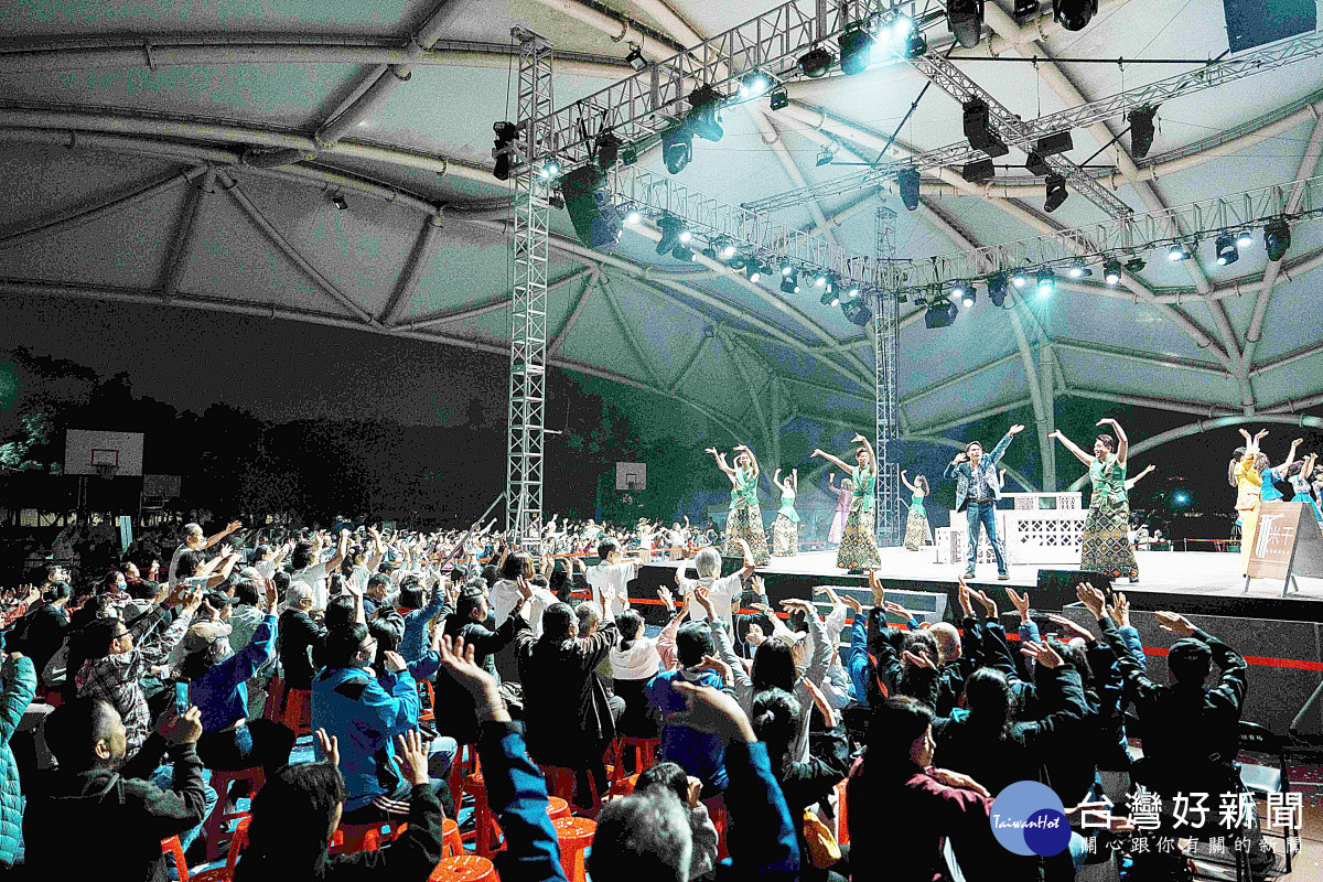 龍岡大操場公演的《美味當家》，滿場觀眾氣氛熱烈