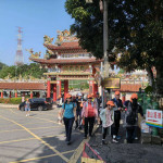 雲林縣政府攜手雲林縣總工會於今(26)日在古坑鄉地母廟舉辦「勞工親子登山活動」／縣府提供