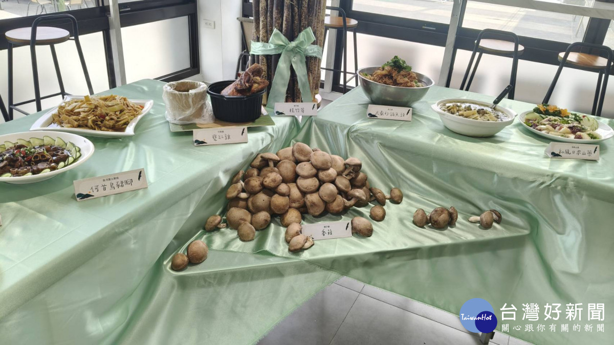 在地商家推出多項特色料理。（圖／記者陳致愷攝影）