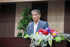 何議長關切作物及汛期預為整備。（記者扶小萍攝）