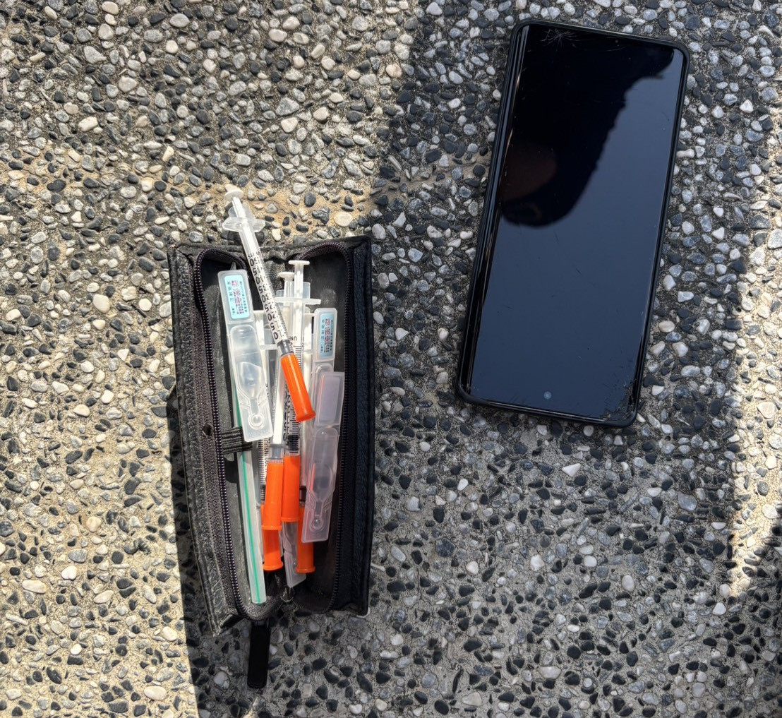 查獲毒品吸食器等證物。