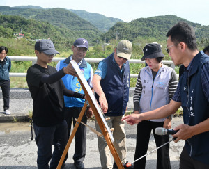 視察金崙溪及太麻里溪疏濬、災修工程　饒慶鈴：強化防洪韌性守護鄉親安全