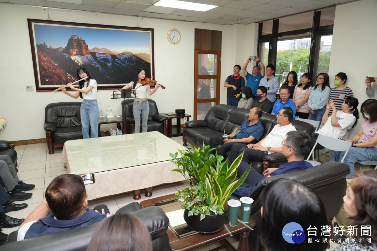 竹縣警開箱「神秘局長室」　幕後英雄直呼「又驚又暖」