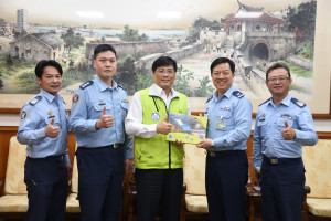 空軍第一聯隊拜會澎縣府　強化敦親睦鄰、深化軍民合作