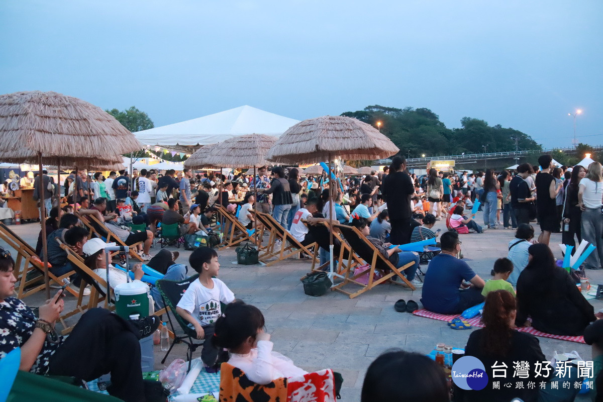 會場布置得相當浪漫。（記者扶小萍攝）