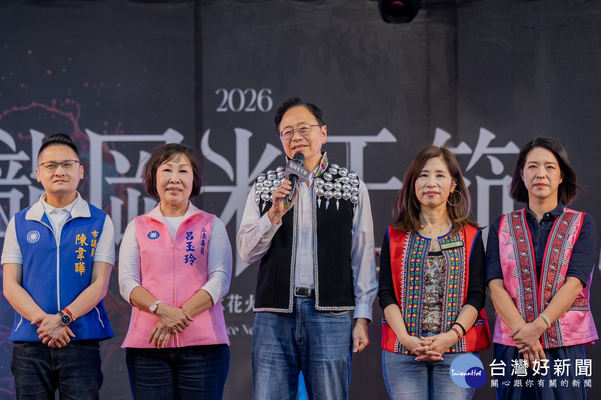 桃園市長張善政於「115年桃園龍岡米干節」活動中致詞。<br /><br />
