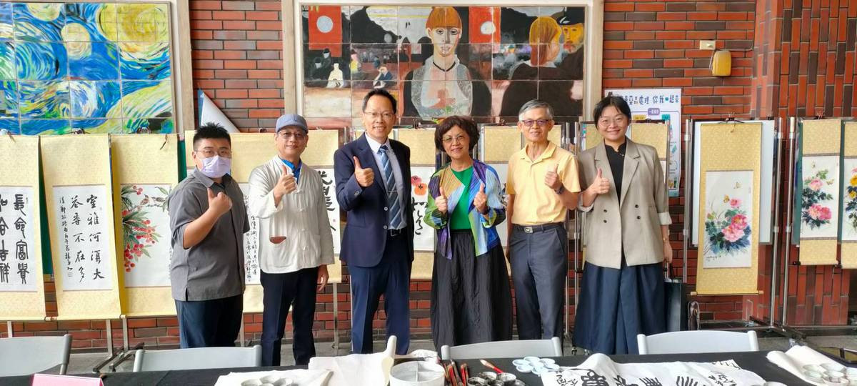 藝術家們對水商推動藝術走入校園的贡獻。