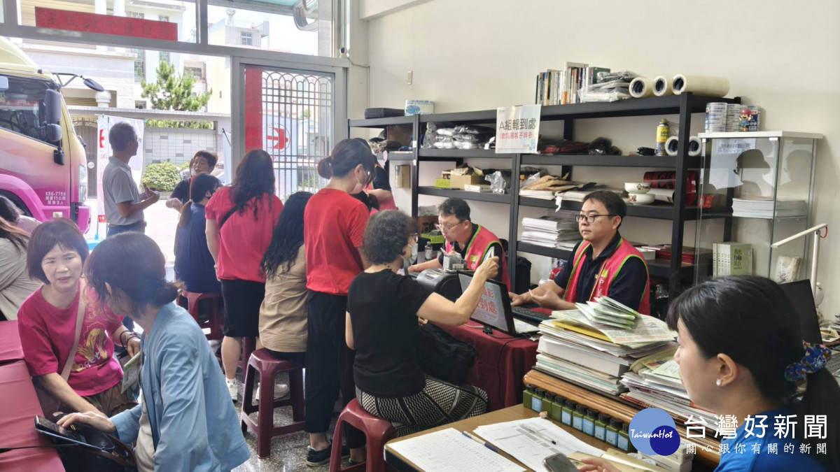 丞燕國際攜手中美醫院在母親節前夕，於嘉義自辦中心舉辦女性及腸胃等健檢活動。(圖／記者陳致愷攝影)