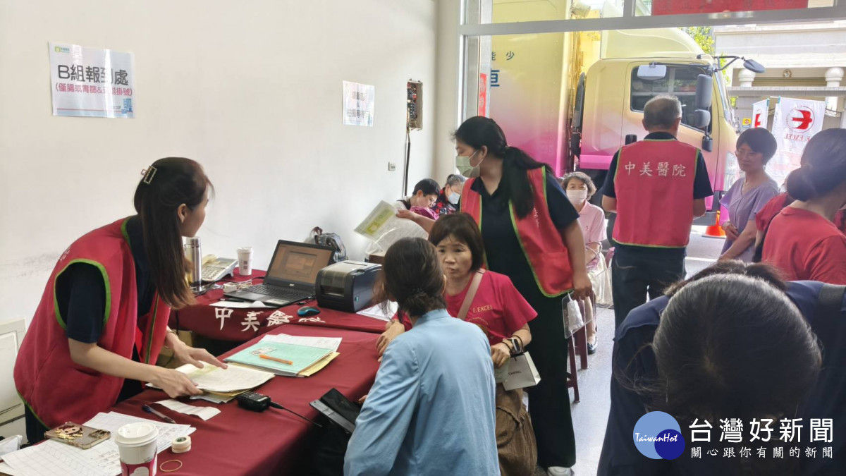 丞燕國際攜手中美醫院在母親節前夕，於嘉義自辦中心舉辦女性及腸胃等健檢活動。(圖／記者陳致愷攝影)