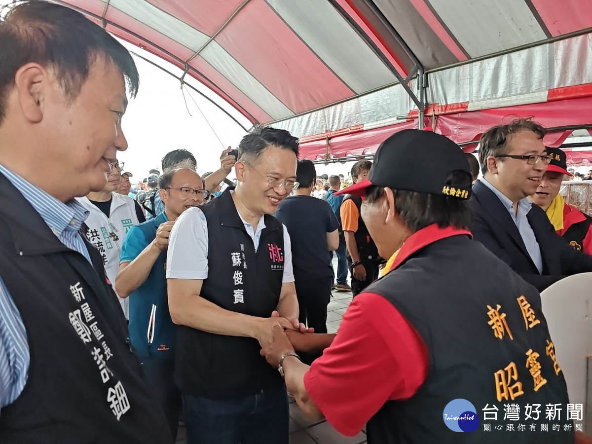 桃園市副市長蘇俊賓3前往新屋永安漁港，出席「2026新屋天后宮媽祖文化祭」。
