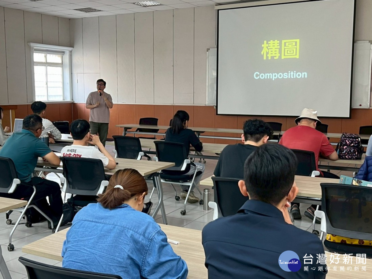 水里農會舉辦「幸福農村—農村青年農民輔導講習」，特別邀請 福爾摩沙國際電影節策展人、台灣優秀導演馬克導演授課。