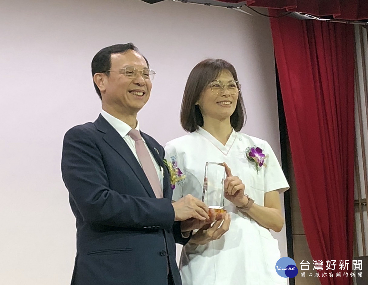 以專業與溫度守護生命　桃療護理長榮獲衛福部優良護理人員獎