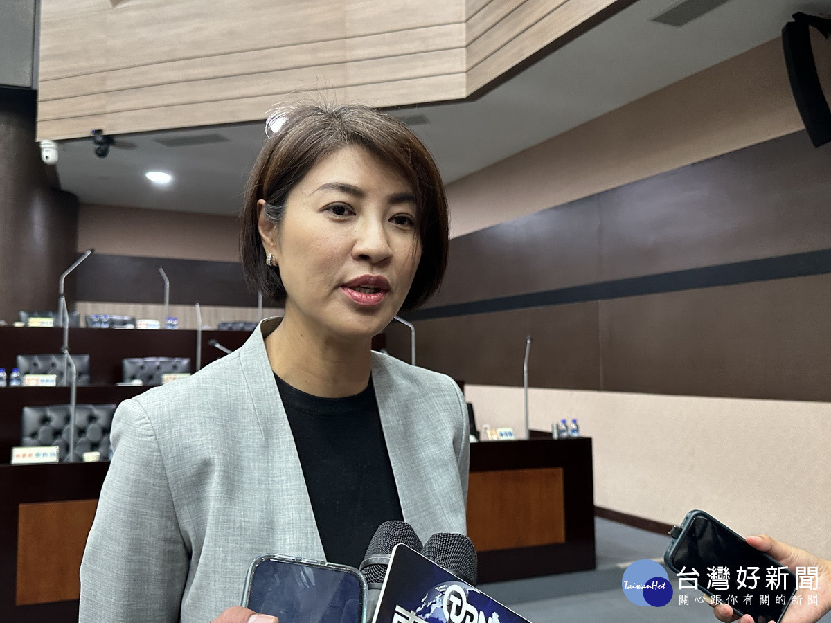 許縣長考量優先成立交通處。（記者扶小萍攝）