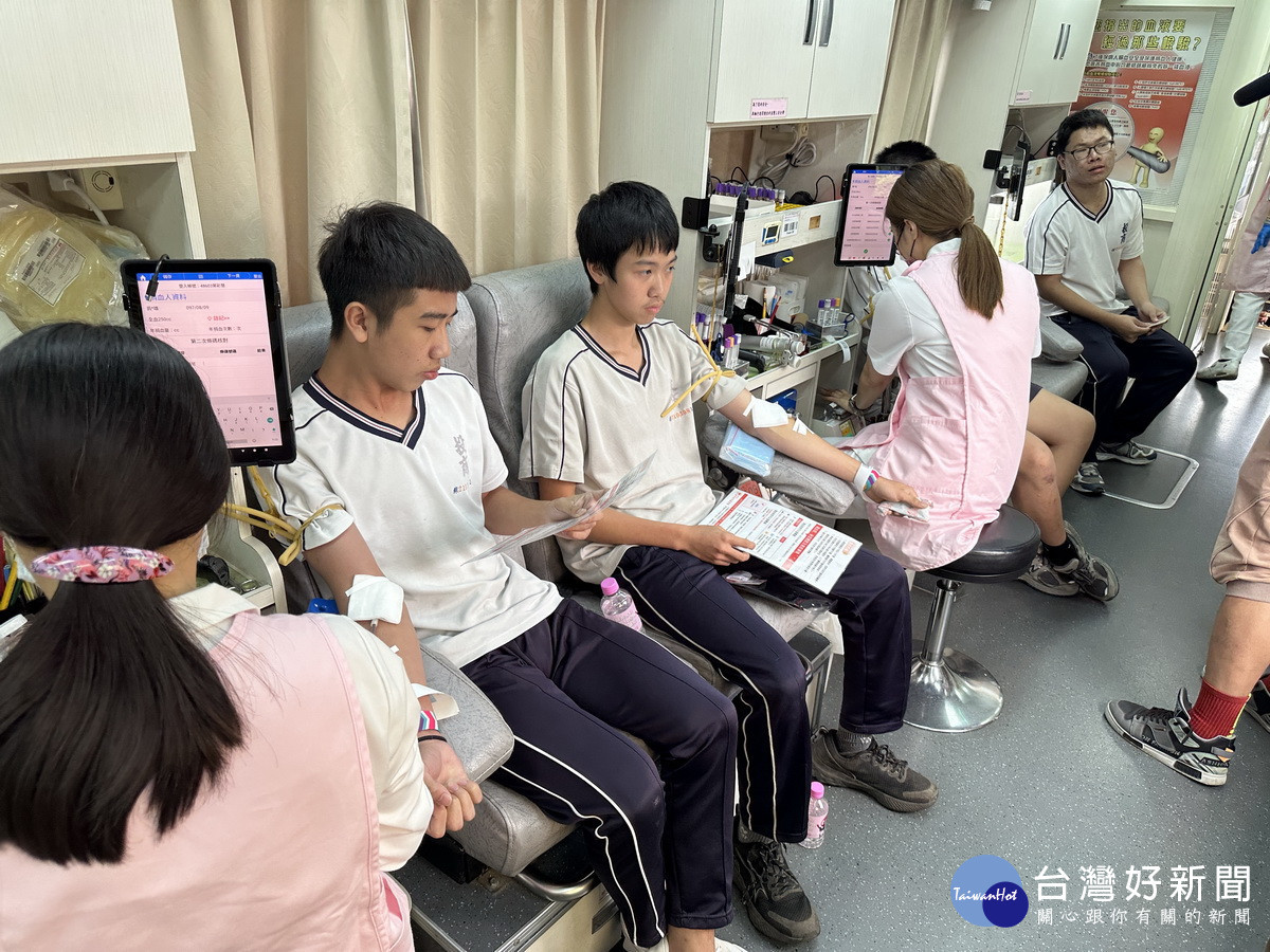 愛在五月天投商學子熱情捐血　獻上溫馨祝福