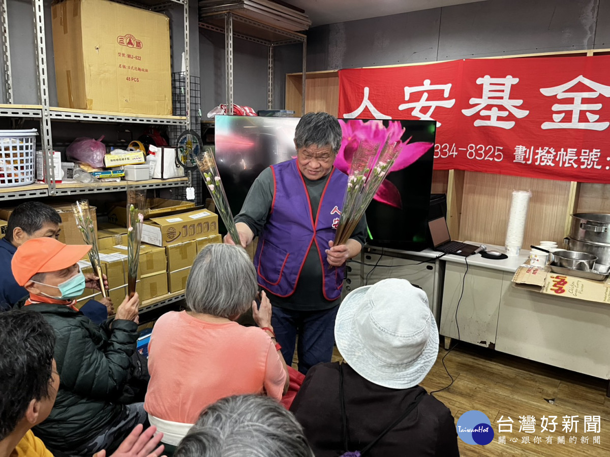 傳遞思念與愛　人安攜手寒士共度溫馨母親節