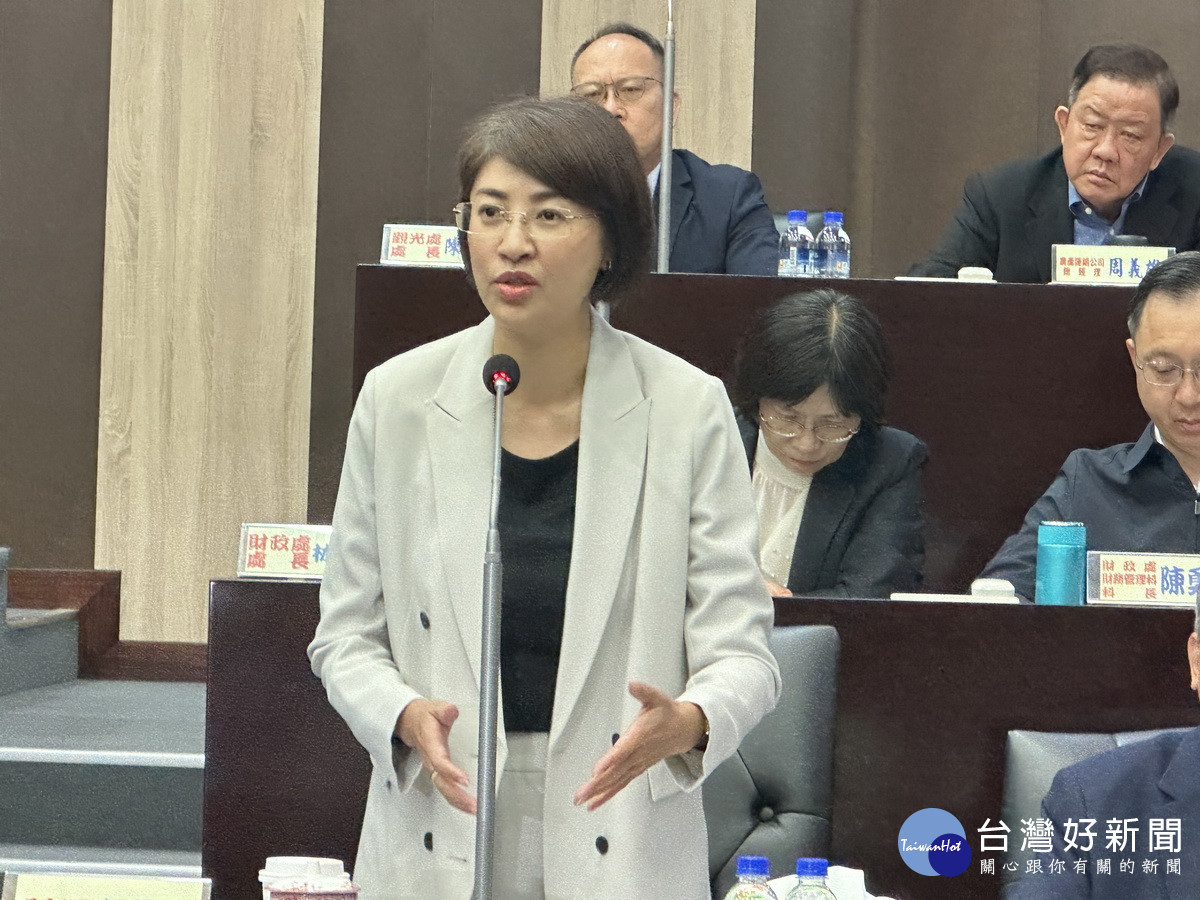 許淑華縣長回應朝27名學生數努力。（記者扶小萍攝）
