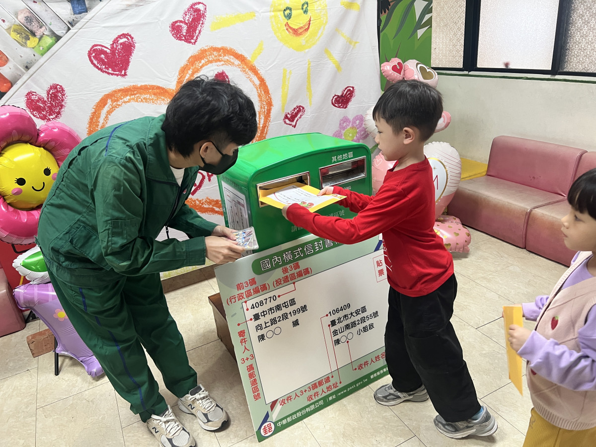 萌童手寫明信片傳愛　感受書信傳情溫度