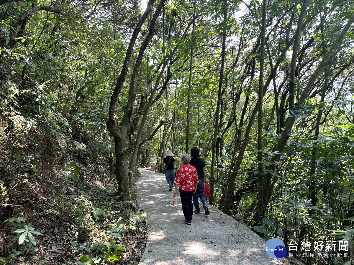 永祿古道全長僅1公里餘漫步其間十分舒 爽。（記者扶小萍攝）
