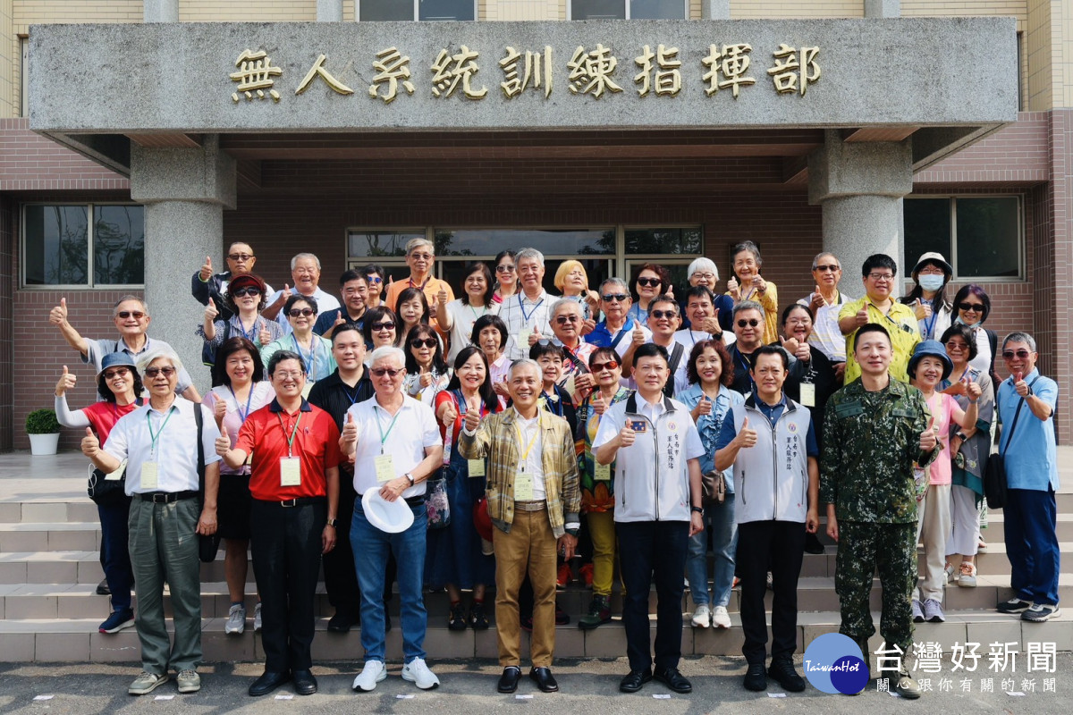 南市進出口商業同業公會敬軍　赴陸軍內角營區部慰勞部隊