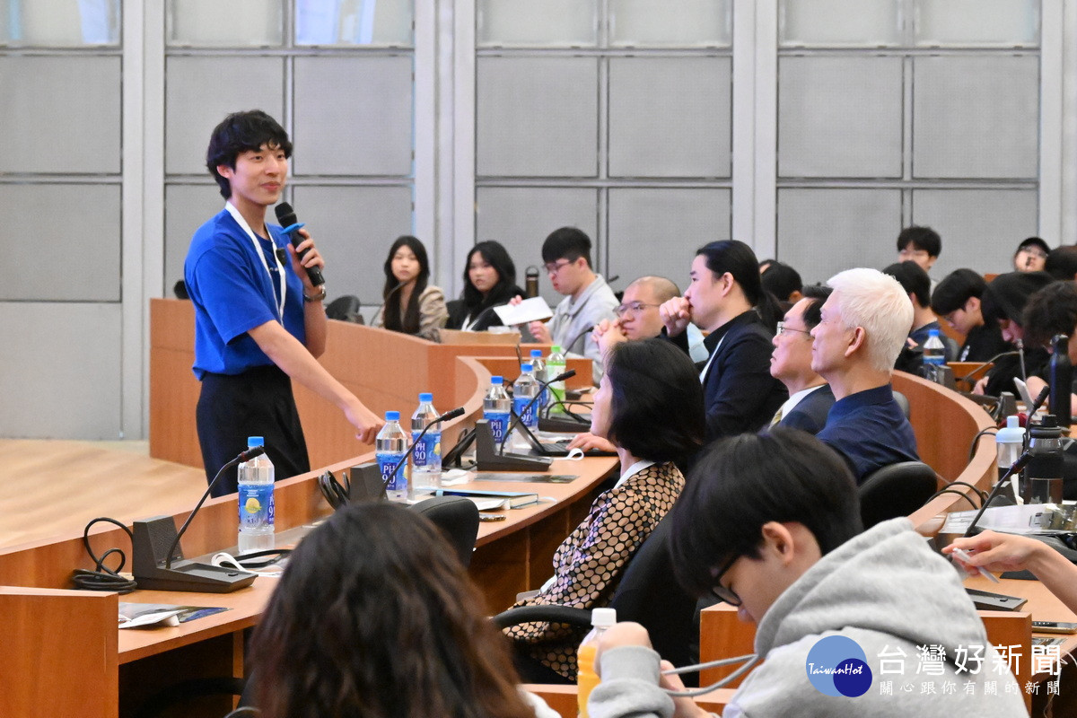 桃市青年局攜手業界前進校園,辦理「2026全國露營車校園巡迴《回到答案之前》桃園站活動」。<br />
<br />