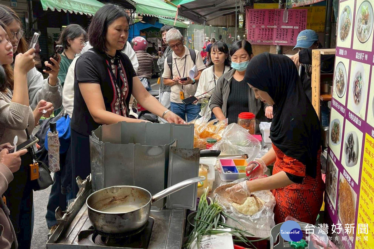 中原大學地景建築系學生深入龍岡社區,進行生活場域的實地踏查,期望用參與式設計守護地方文化。