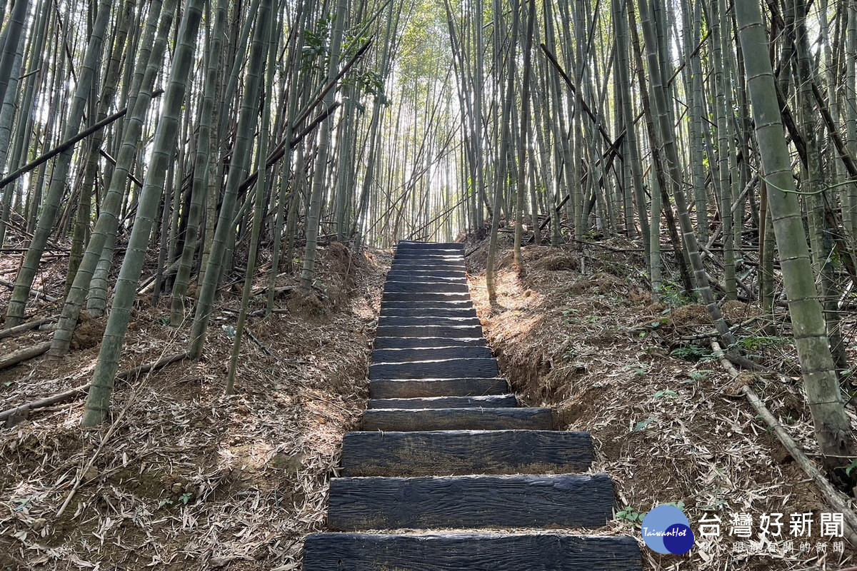 打造北橫人文山林旅遊新亮點，桃園復興「枕頭山步道」環境改善工程完工啟用。<br />
