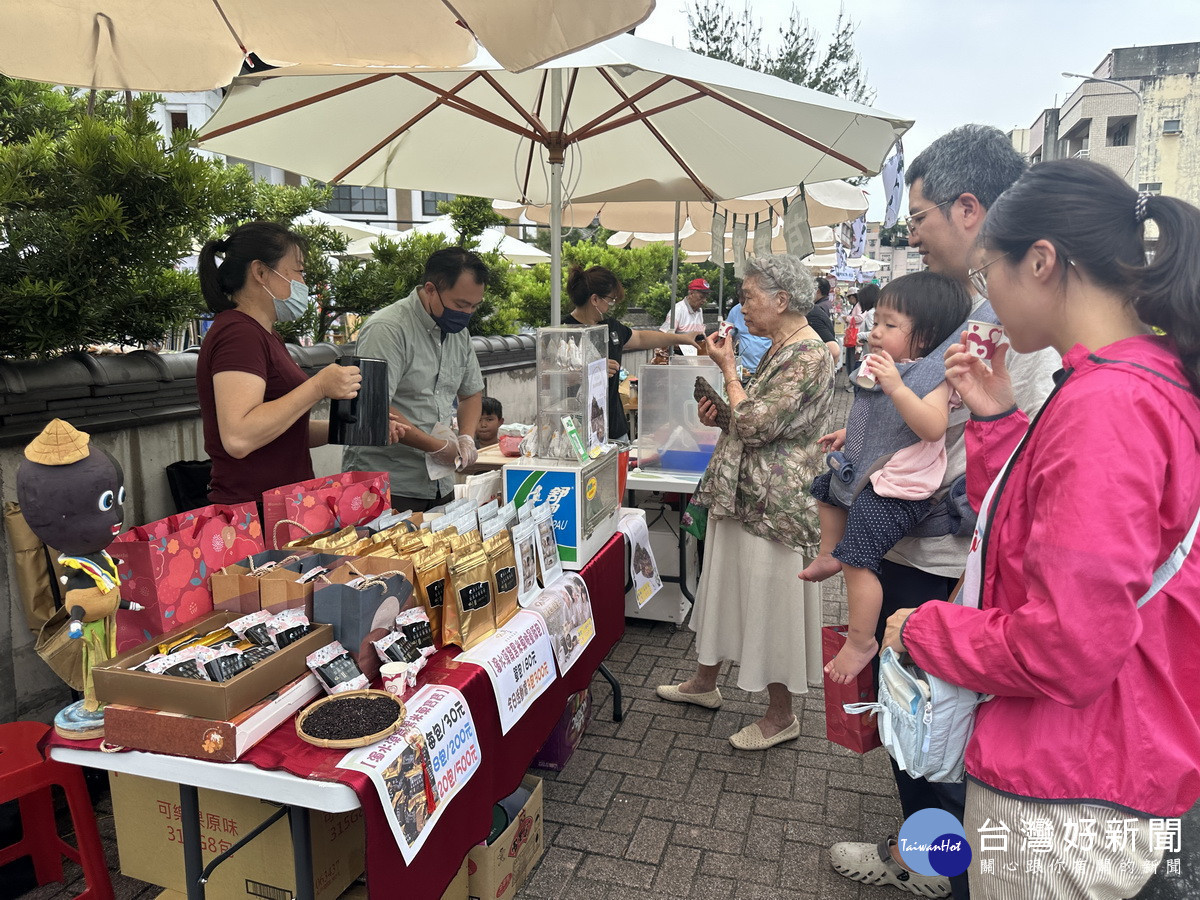 武德製造5月6月週六日都歡迎大家來逛市集選好物。（記者扶小萍攝）