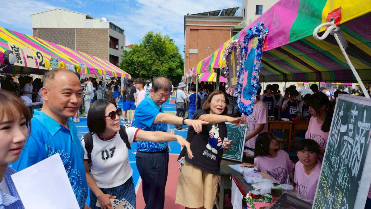 國立嘉義高級商業職業學校今天舉行創校87周年校慶園遊會／校方提供