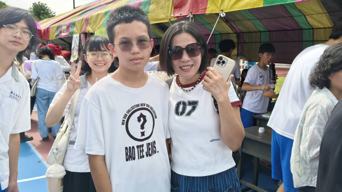 國立嘉義高級商業職業學校今天舉行創校87周年校慶園遊會／陳致愷攝影