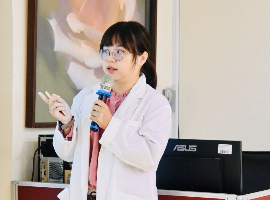 巴金森氏症不只手抖　醫：留意步態異常並及早就醫