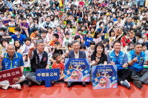 桃園市副市長王明鉅出席「2026桃園市中壢區親子藝術校園巡演活動」。