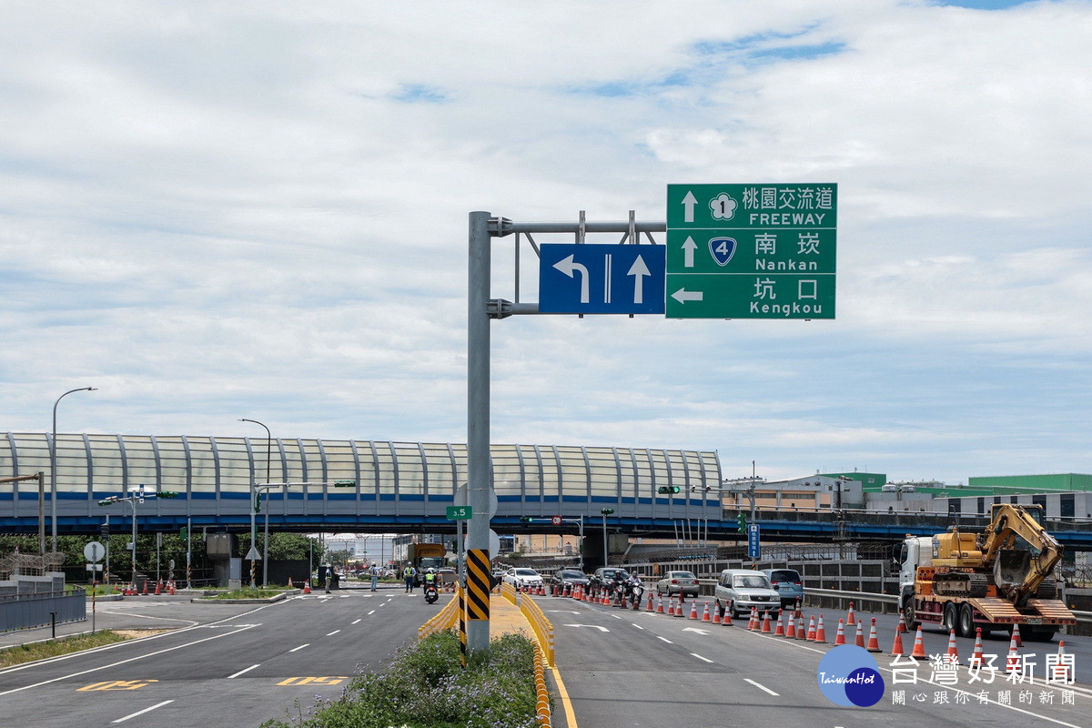 「台15線及台4線配合桃園國際機場擴建辦理改線工程」完工通車。<br />
