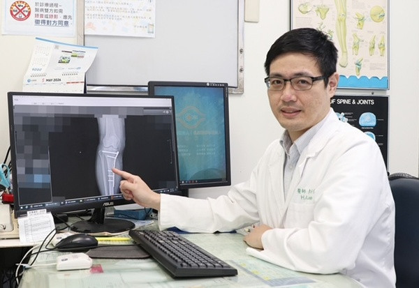 膝蓋骨折腿部腫脹險截肢　固定手術＋高壓氧治療解危機
