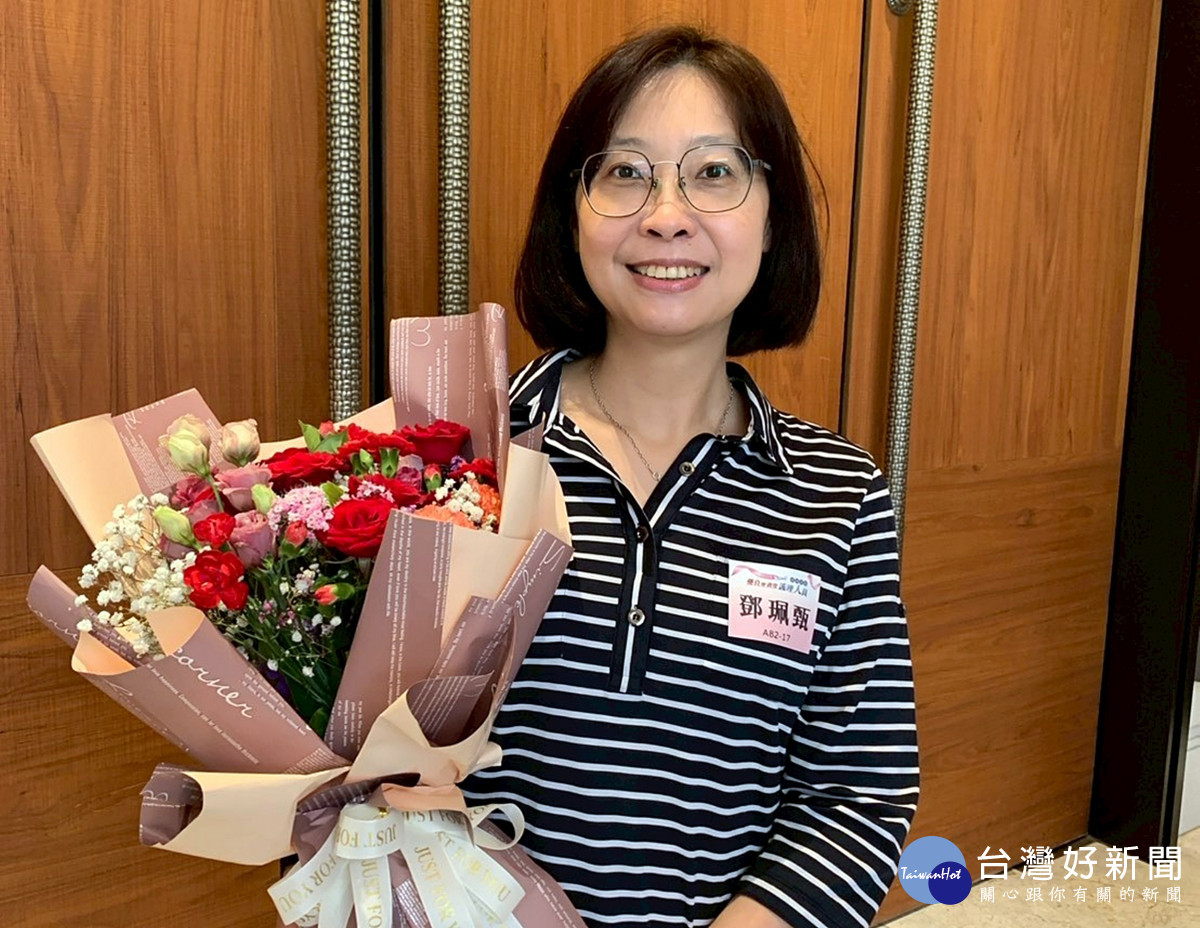 衛生福利部桃園療養院鄧珮甄護理長守護高齡精神病人健康、默默奉獻。 (桃療提供)