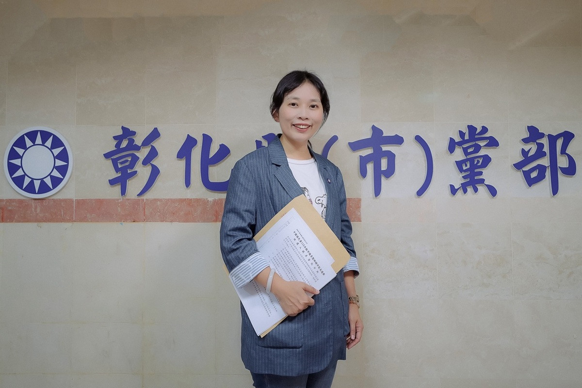 彰市長國民黨黨內初選　温芝樺完成領表問鼎彰首位女市長