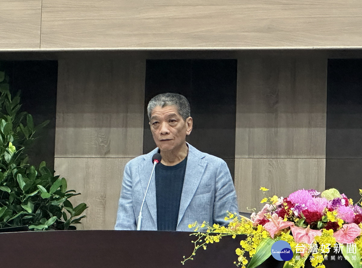 何議長請縣府爭取供水改善計畫。(記者扶小萍攝)