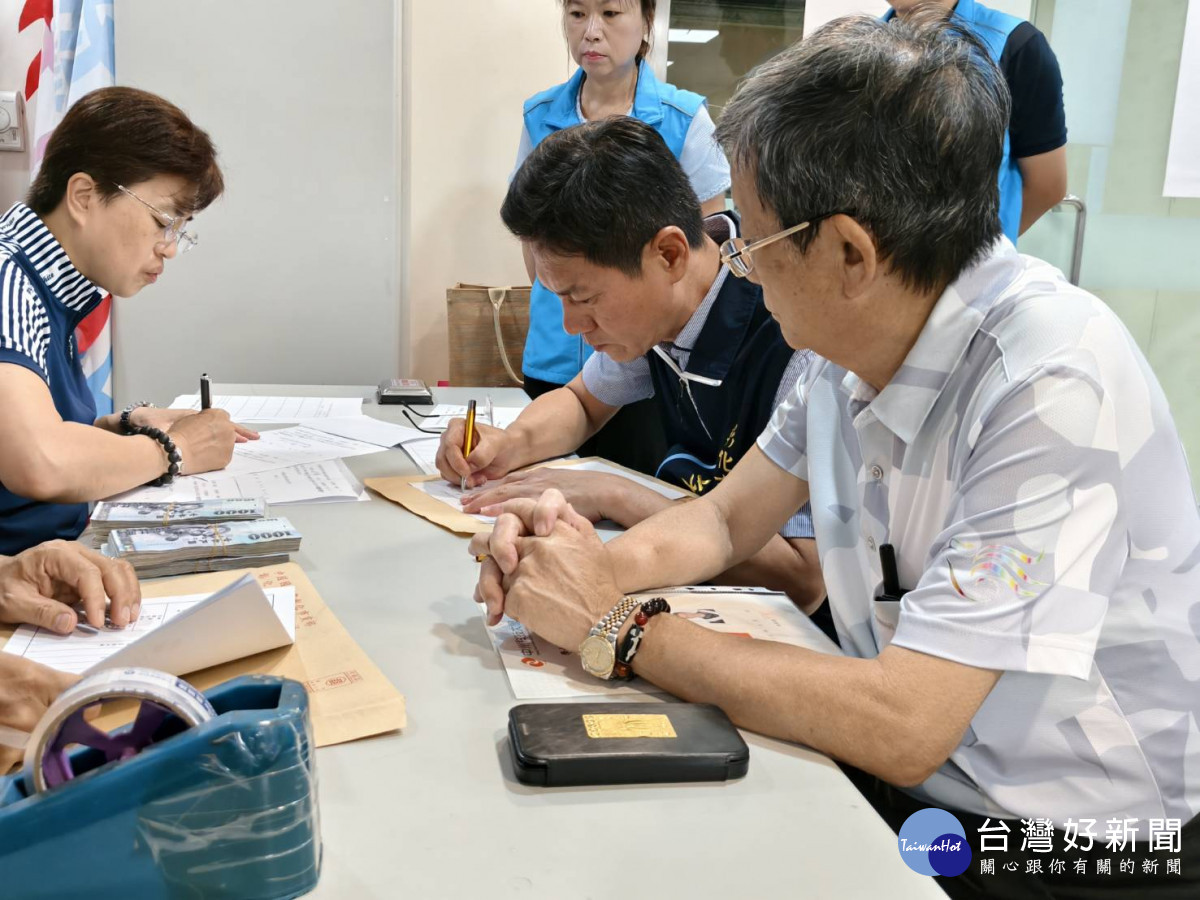 陳文賓完成國民黨彰化市長初選登記，盼以協調機制凝聚團結。圖／記者鄧富珍攝