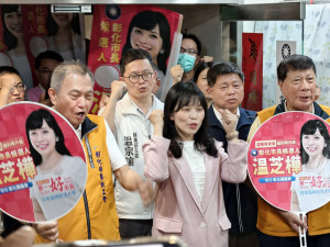 國民黨彰化市長初選女將溫芝樺表態，主張公平民調、藍白合作拚整合。圖／記者鄧富珍攝