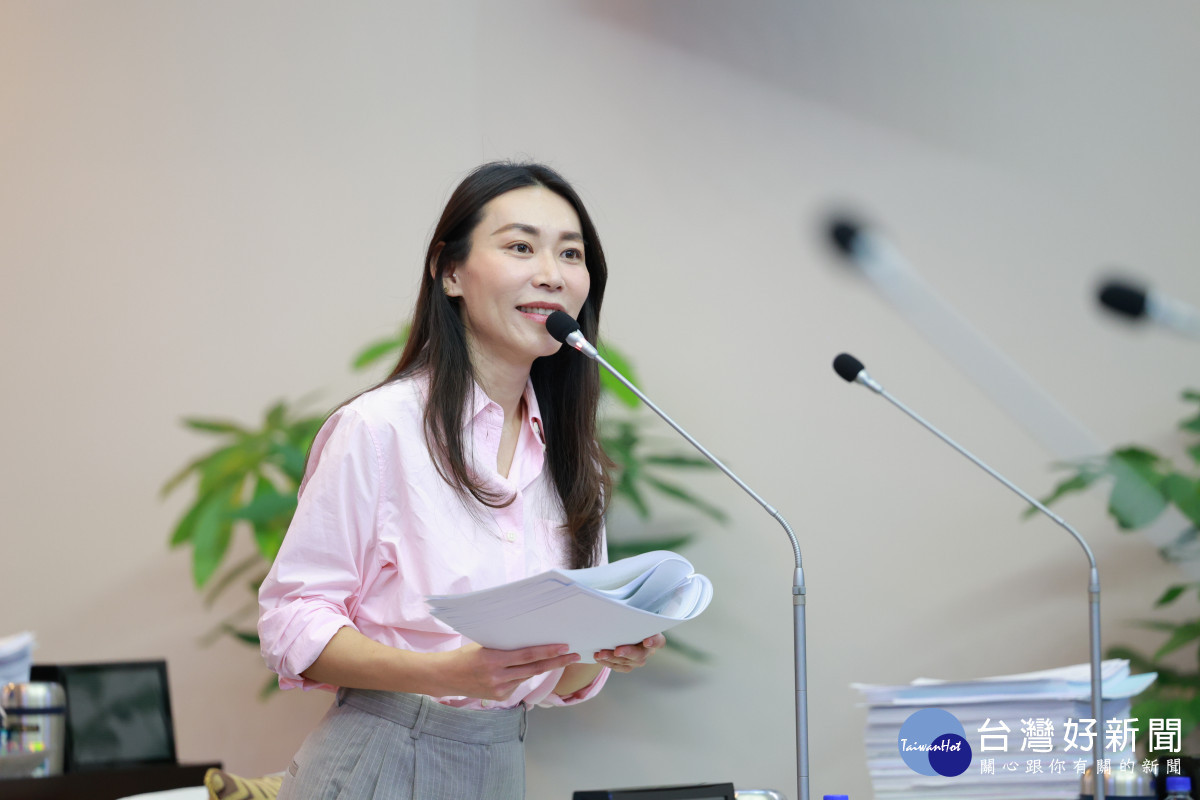 台南站前廣場煥然一新　都市更新慢半拍美中不足