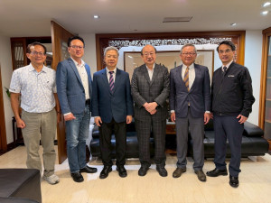 立法委員柯建銘主持協調會議，盼能雙贏。