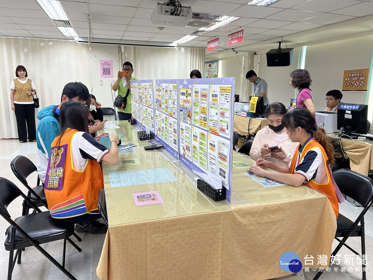 又到報稅季節 北斗家商納稅服務隊協助民眾完成所得稅申報