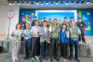 張市場出席「青春不放假 桃園High一夏」暑期營隊記者會。