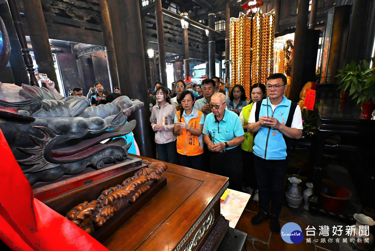 雙龍齊聚鹿港迎端午,龍王祭「迎龍王出殿」 揭開慶端陽系列活動序幕。圖/彰化縣政府提供
