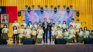 武陵高中第68屆市長獎合影。