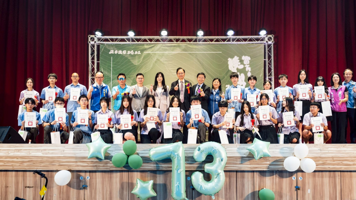 桃園高中第73屆市長獎合影。<br />
<br />