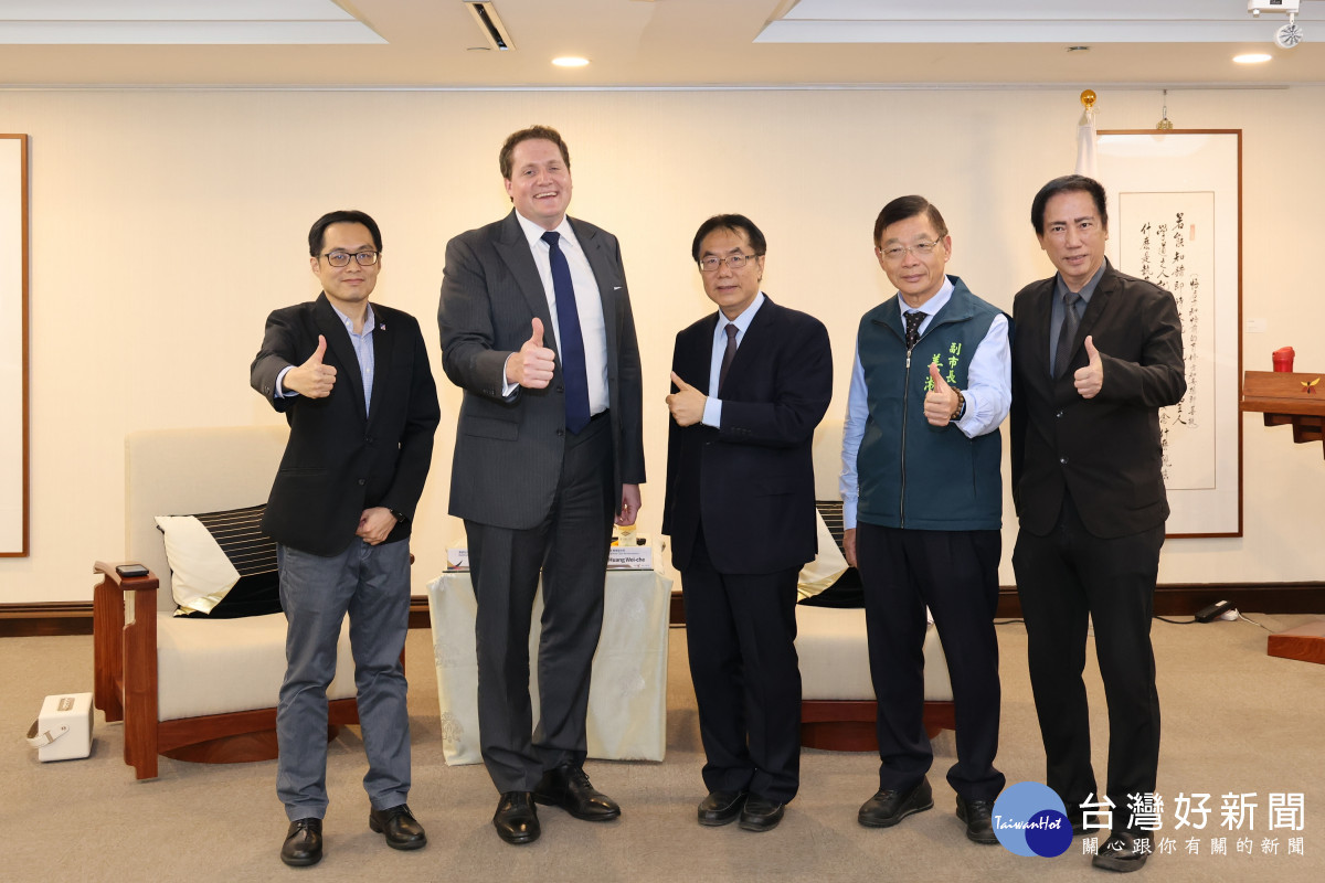 期待再相會　AIT高雄分處長張子霖辭別黃偉哲