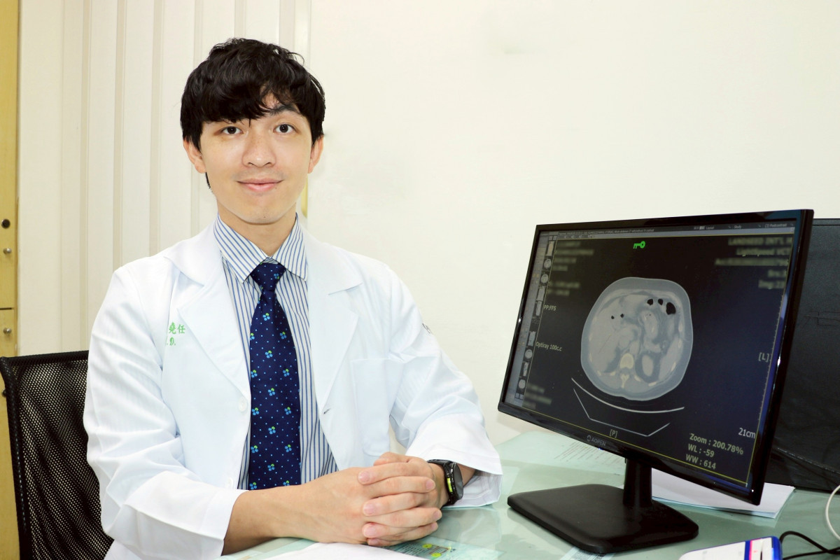 張堯任醫師提醒右上腹若反覆出現悶痛,務必提高警覺