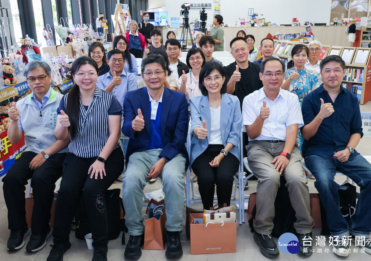 「圳起10年：嘉南大圳寫真帖」　成大麗文校園書局開展　