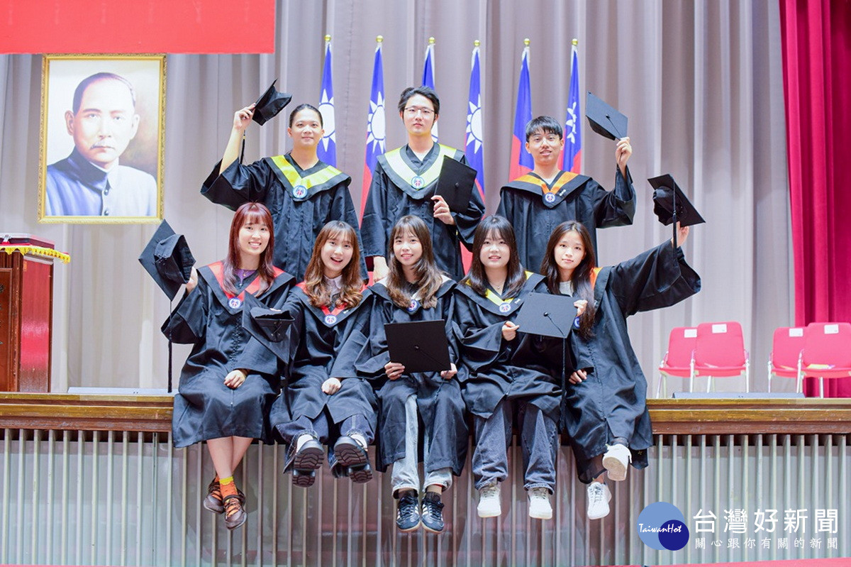 中原大學表揚9位全人標竿學生，展現卓越學習成果與全方位發展。<br />
